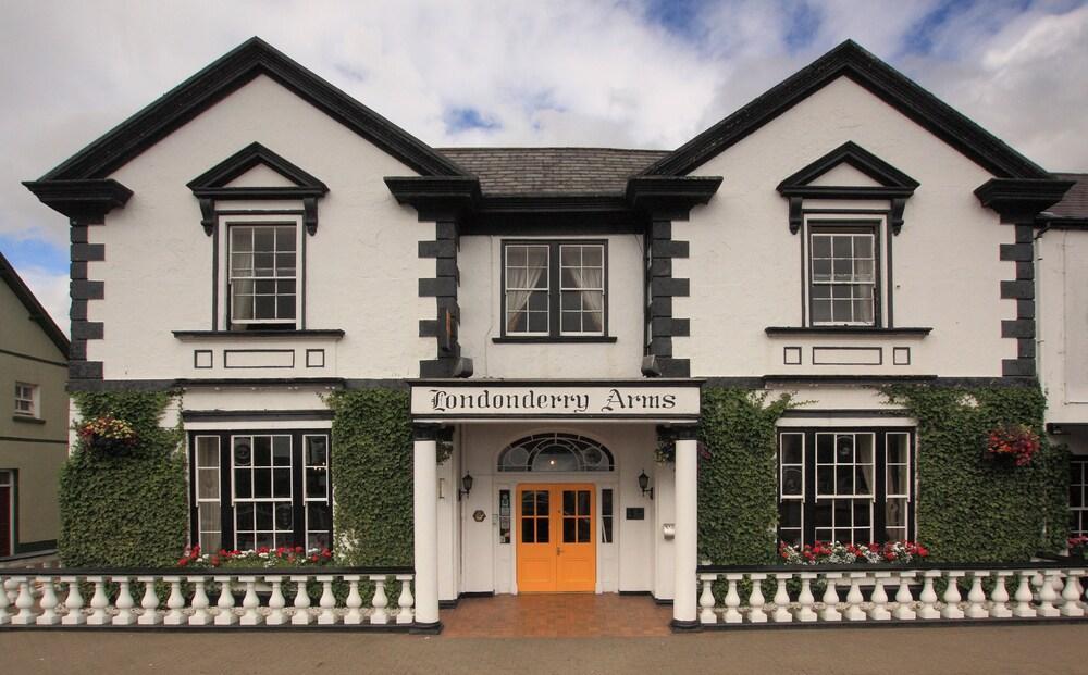 Londonderry Arms Hotel Карнлау Экстерьер фото