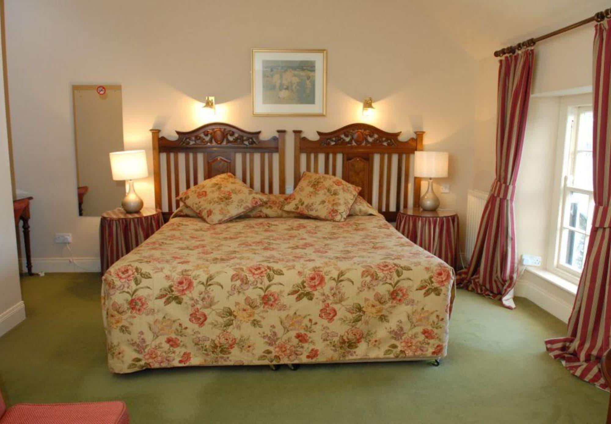 Londonderry Arms Hotel Карнлау Экстерьер фото