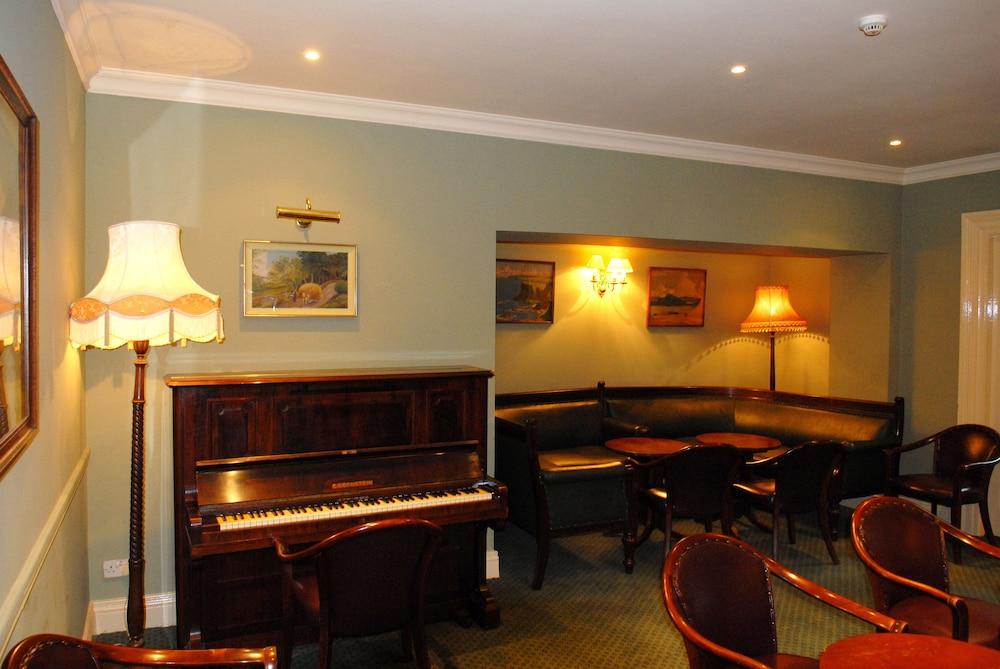 Londonderry Arms Hotel Карнлау Экстерьер фото