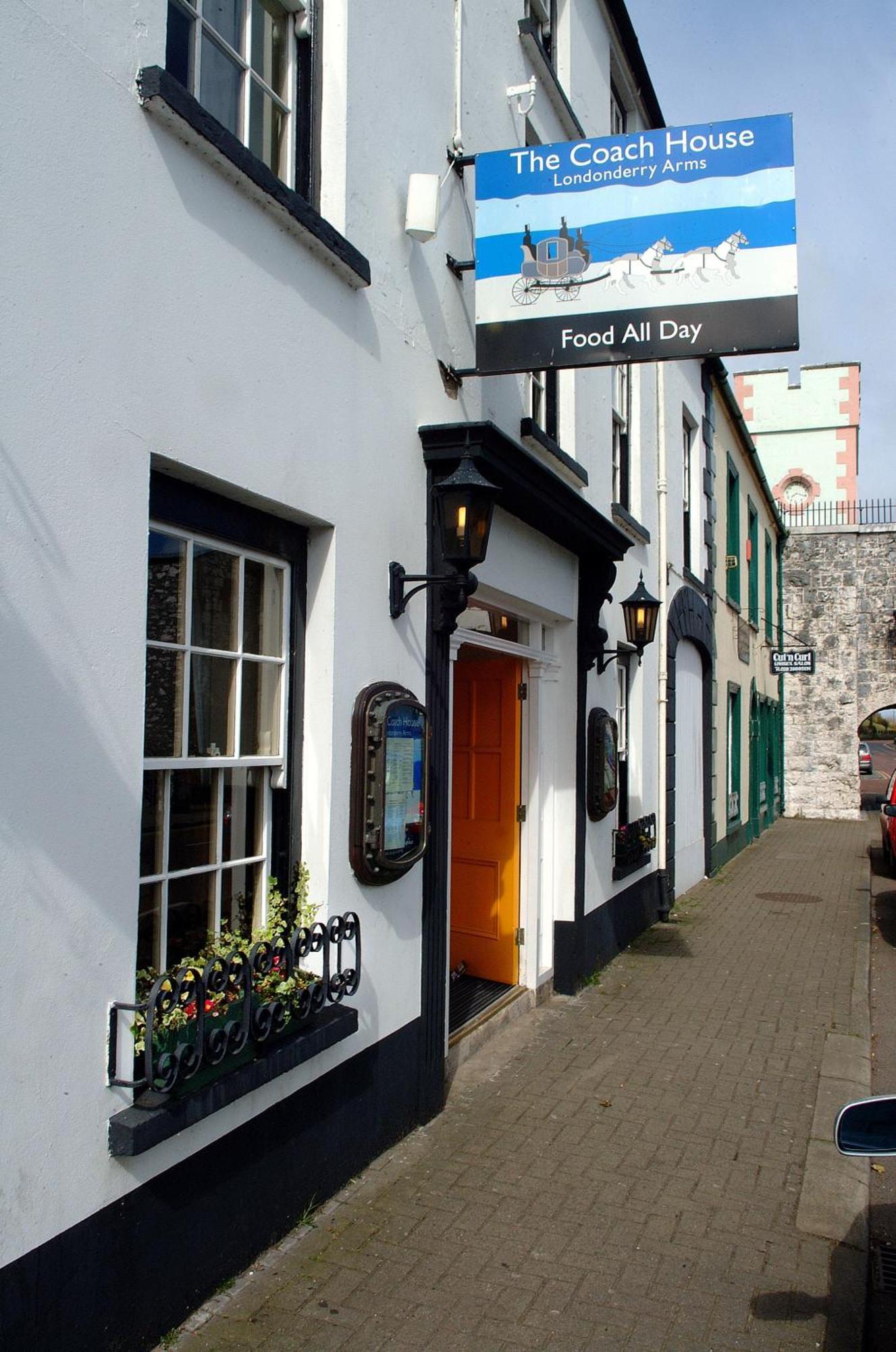 Londonderry Arms Hotel Карнлау Экстерьер фото