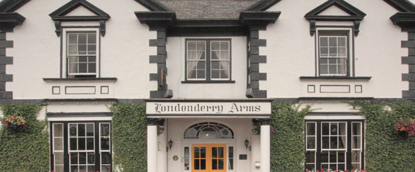 Londonderry Arms Hotel Карнлау Экстерьер фото